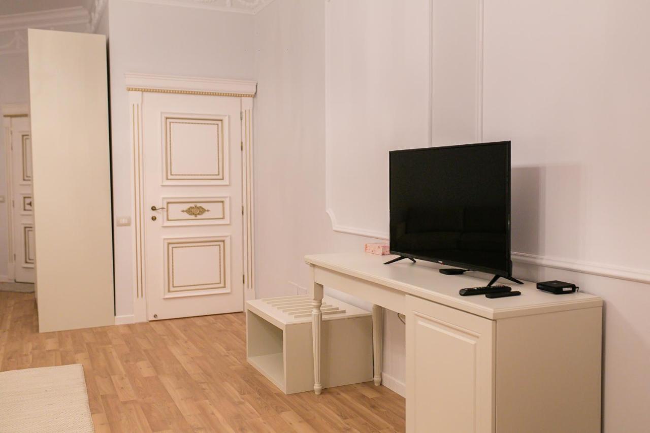 Vila Ferdinand Modern Rooms In Tirana'S Center Ngoại thất bức ảnh