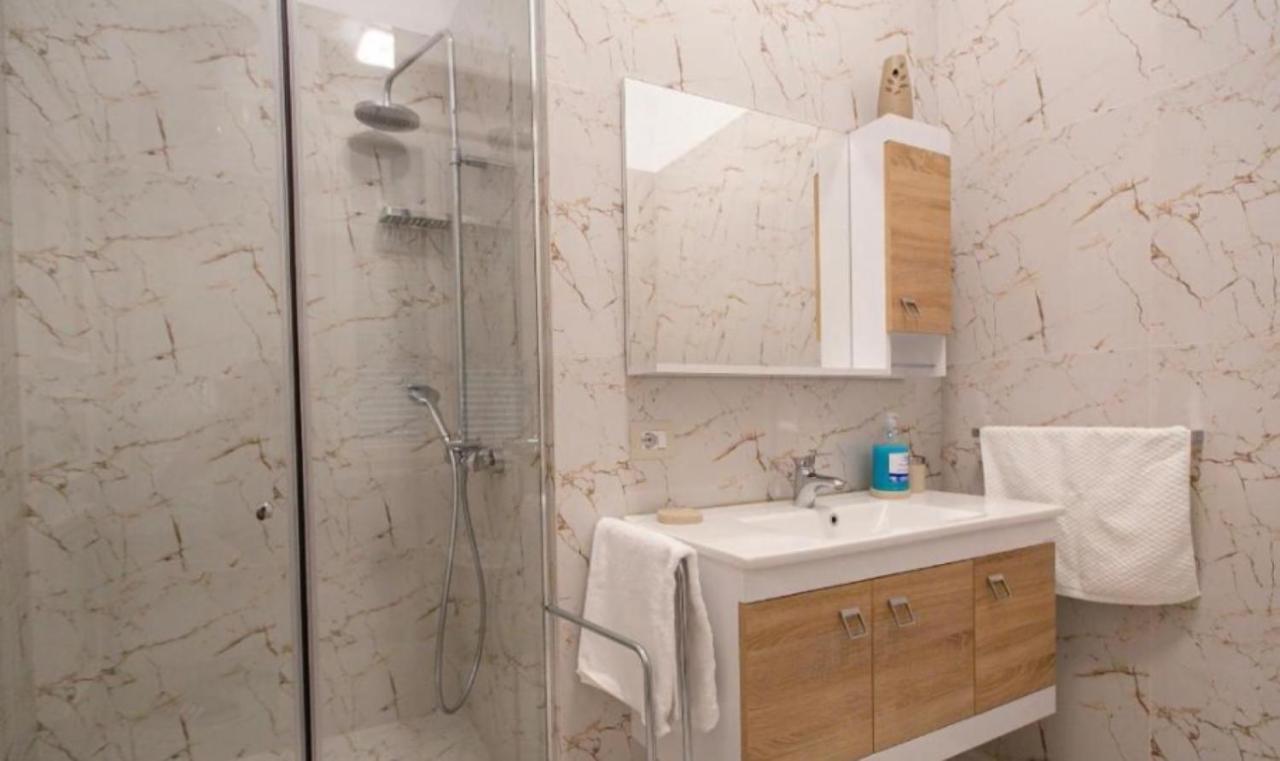Vila Ferdinand Modern Rooms In Tirana'S Center Ngoại thất bức ảnh